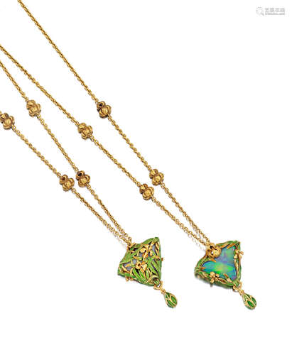 AN OPAL, GOLD AND ENAMEL PENDANT NECKLACE, CIRCA 1900