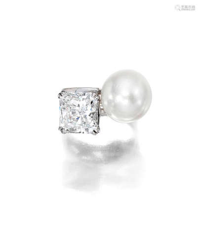 A diamond and cultured pearl 'toi et moi' ring