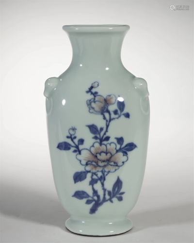 CHINESE ANCIENT BLUE AND WHITE VASE