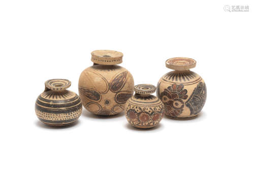 Four Corinthian pottery aryballoi  4