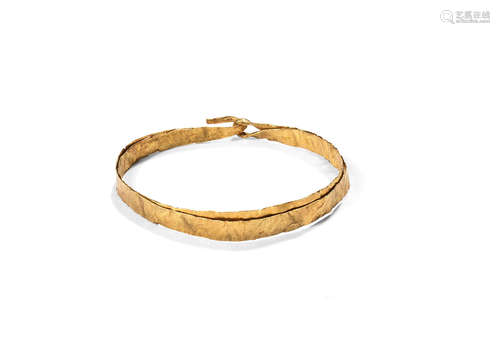 A Bronze Age gold ribbon bracelet