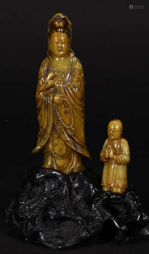 A SOAPSTONE CARVED GUANYIN BUDDHA STATUE