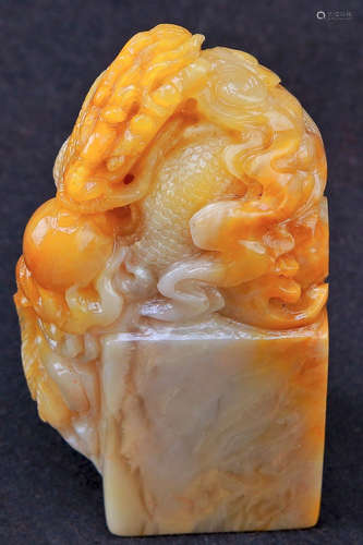 A LAOZ SOAPSTONE CARVED DRAGON PATTERN SEAL