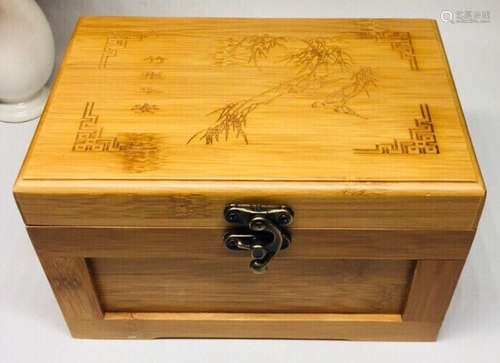 A JINSI BAMBOO CARVED JEWELRY BOX