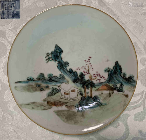 A FAMILLE ROSE GLAZE LANDSCAPE PATTERN PLATE