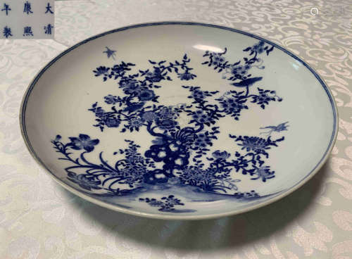 A BLUE&WHITE GLAZE FLOWER PATTERN PLATE