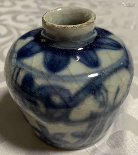 A BLUE&WHITE GLAZE JAR
