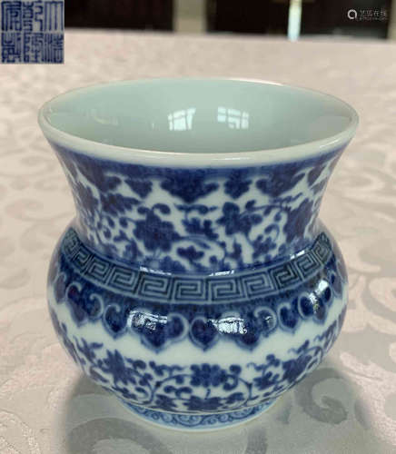 A BLUE&WHITE GLAZE FLORAL PATTERN SLAG BUCKET