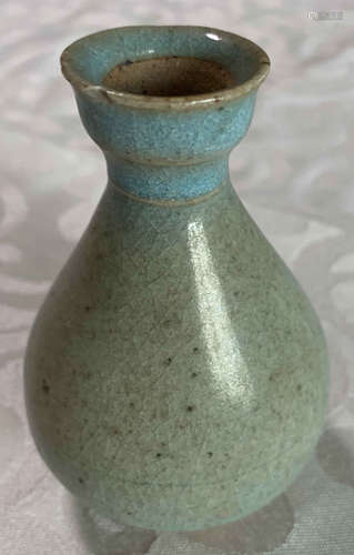 A GE YAO GLAZE VASE