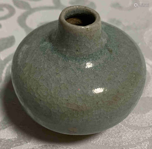 A GE YAO GLAZE VASE