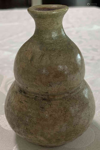 A GE YAO GLAZE VASE