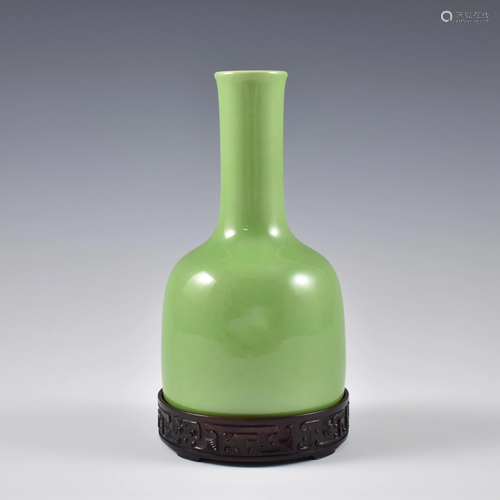 QIANLONG APPLE GREEN MONOCHROME BELL…