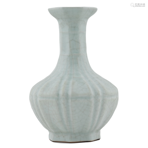 QIANLONG RIBBED BODY GE TYPE VASE