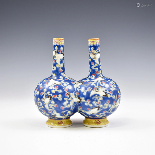 DAOGUANG FAMILLE ROSE CRANES DOUBLE VASE