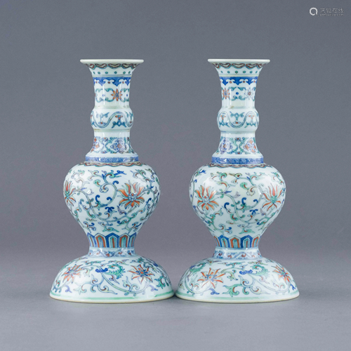 PAIR QIANLONG DOUCAI SCROLLING FLORAL …