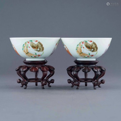 PAIR YONGZHENG FAMILLE ROSE BUTTERFLY MED…