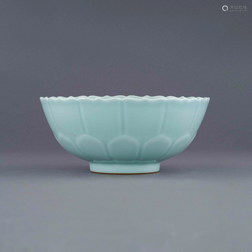 YONGZHENG DOUQING LOTUS PETAL BOWL