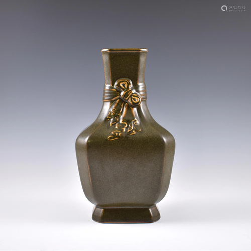 YONGZHENG TEA DUST GLAZED SQUARED VASE