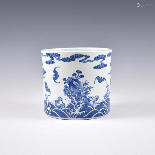 QING JIAQING BLUE & WHITE FU BATS BRUSH POT