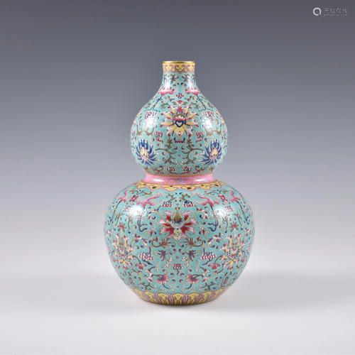 QIANLONG FAMILLE ROSE DOUBLE GOURD VASE