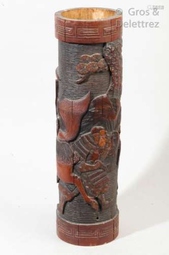 Lot comprenant trois bitong en bambou sculpté à décor de guerriers de différentes tailles. Chine, Finx XIXème                                                                                                                                                                                                                                                                                                                         估价            60 - 80 EUR                                                                                                                                                                * 不计佣金。
