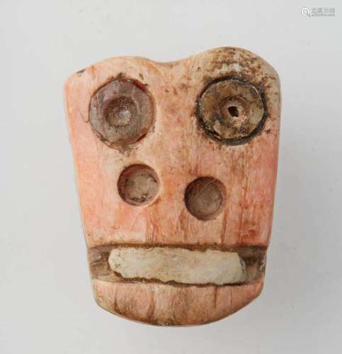 Small shell mask. Peru, Machica civilization 100/7…