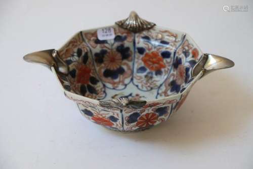 China or Japan. Octagonal shaped porcelain bowl wi…