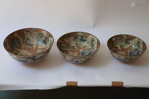 Japan. Three cracked ceramic bowls with central de…
