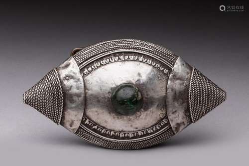 LADAKH. nBelt buckle in silver alloy and malachite…