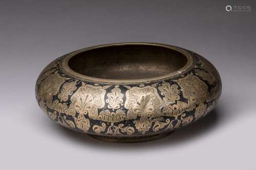 RADJASTHAN. nEnamelled bronze bowl with floral dec…