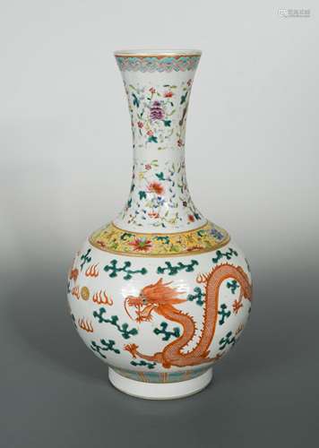 A Chinese porcelain bottle vase, Republic Period, circa 1920-30,