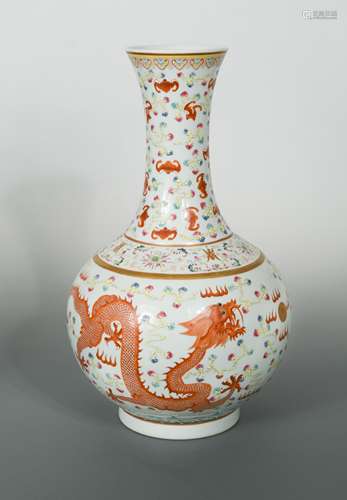 A Chinese porcelain bottle vase, Republic period, circa 1920-30,