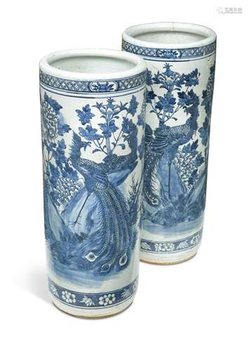 A pair of Chinese blue and white porcelain cylinder vases, Qing Dynasty, circa 1880,