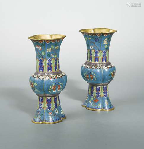 A pair of late Cloisonné vases, Qing Dynasty, 18th/19th century,