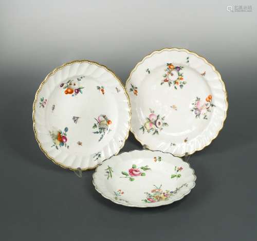 Two Chelsea-Derby shaped circular plates, circa 1775,