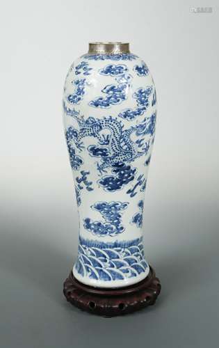 A Chinese blue and white porcelain dragon vase in Ming Style, 19th century,