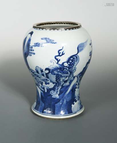 A Chinese blue and white porcelain vase, Qing Dynasty, early Kangxi Period (1662-1722),