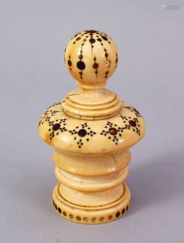 AN 18TH CENTURY INDIAN TURNED IVORY AND INLAID FINIAL, 10cm high.