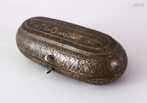 A VERY FINE INDIAN SILVER INLAID COPPER OVAL LIDDED BOX, 15.5cm wide,