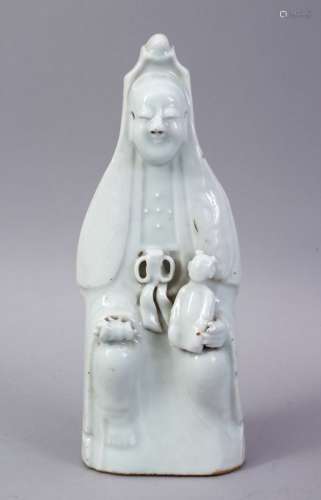 A GOOD 19TH CENTURY CHINESE BLANC DE CHINE PORCELAIN FIGURE OF GUANYING, 20CM.