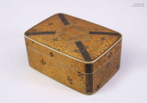 A GOOD JAPANESE MIXED METAL LIDDED BOX, 8.5cm x 6cm.