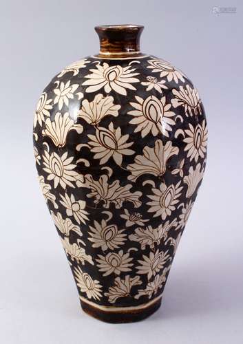 A GOOD CHINESE JIANGYAO PORCELAIN MEIPING VASE, the sectioned body with lotus decoration 31cm