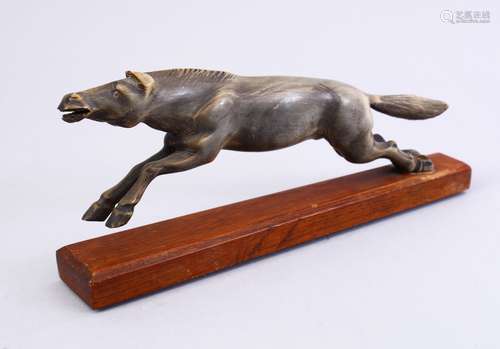 A 19TH CENTURY CHINESE CARVED HORN FIGURE OF A HORSE, 21.5CM