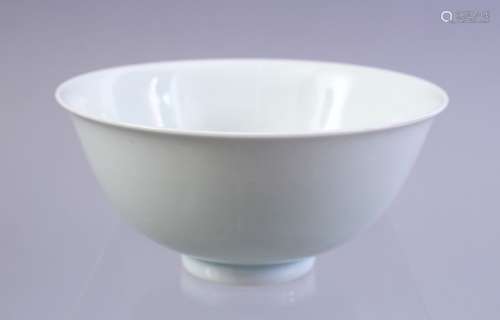 A GOOD CHINESE QIANLONG MONOCHROME PORCELAIN BOWL, the bowl with a six character mark for qianlong