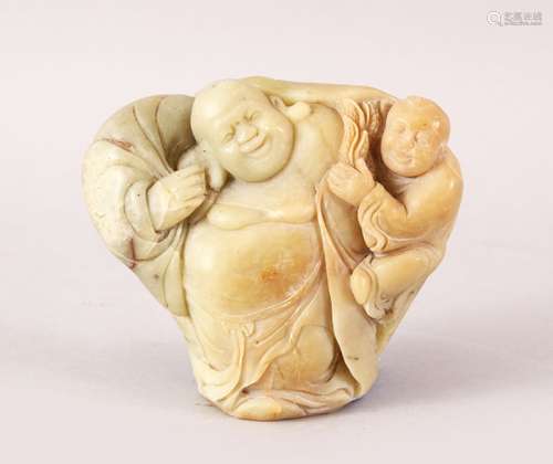 A GOOD 19TH CENTURY CHINESE CARVED JADE PEBBLE OF BUDDHA UPON LOTUS, Buddha upon a lotus leaf with