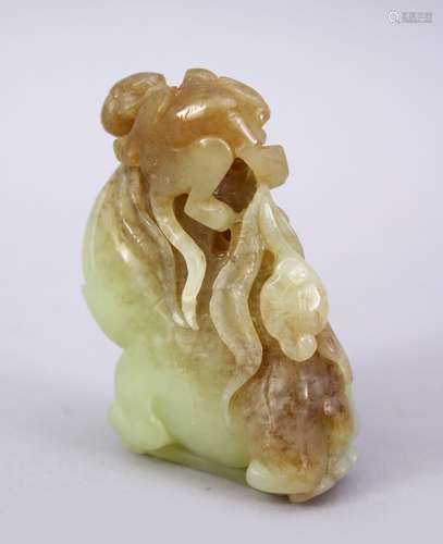 A GOOD CHINESE CARVED JADE FIGURE OF AN ELEPHANT, SNAKE AND BAT, 7cm.