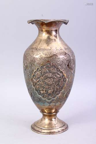 A FINE QUALITY 18TH / 19TH CENTURY IRANIAN CARVED SILVER VASE, the body of the vase carved to depict