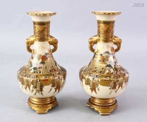 A GOOD PAIR OF JAPANESE MEIJI PERIOD SATSUMA PROCESSION VASES, the body of the vases decorated