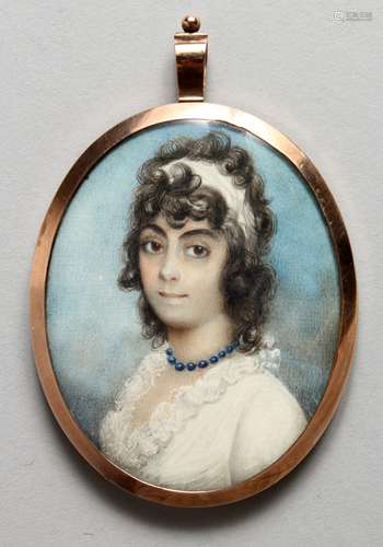 A GEORGIAN OVAL PORTRAIT MINIATURE OF A YOUNG LADY, white dress and blue necklace, the reverse