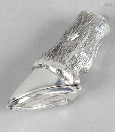 A modern silver novelty vesta case modelled as a horses foot,